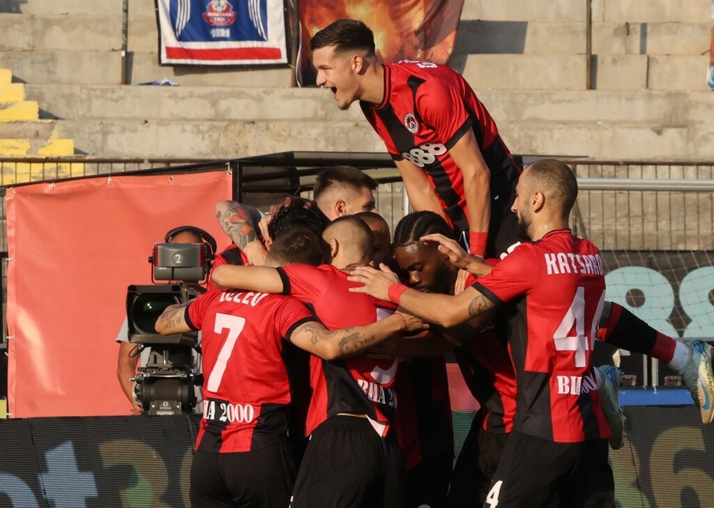 Локомотив (Сф) изкова за 20 минути класическа победа срещу Монтана