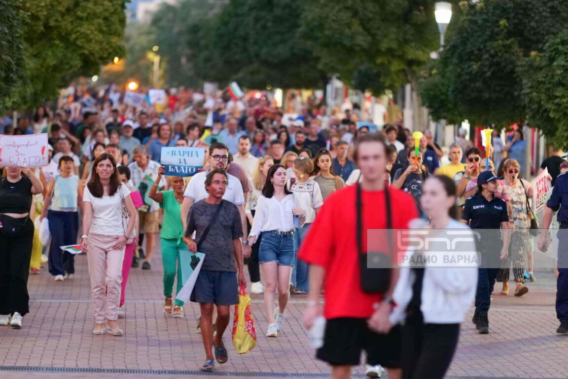 Протест в подкрепа на кмета на Варна Благомир Коцев и "Марш за свобода" (СНИМКИ и ВИДЕО)