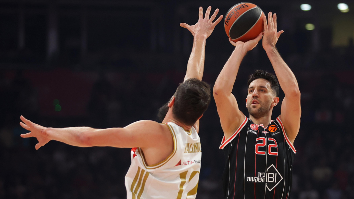 Василие Мицич и съотборниците му от Апоел ще играят пак в София.