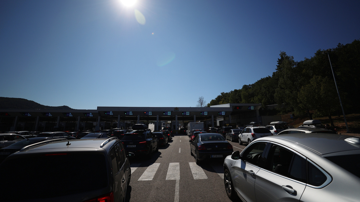 Trafik i dendur në pikat kufitare “Kapitan Andreevo” dhe “Kallotina”