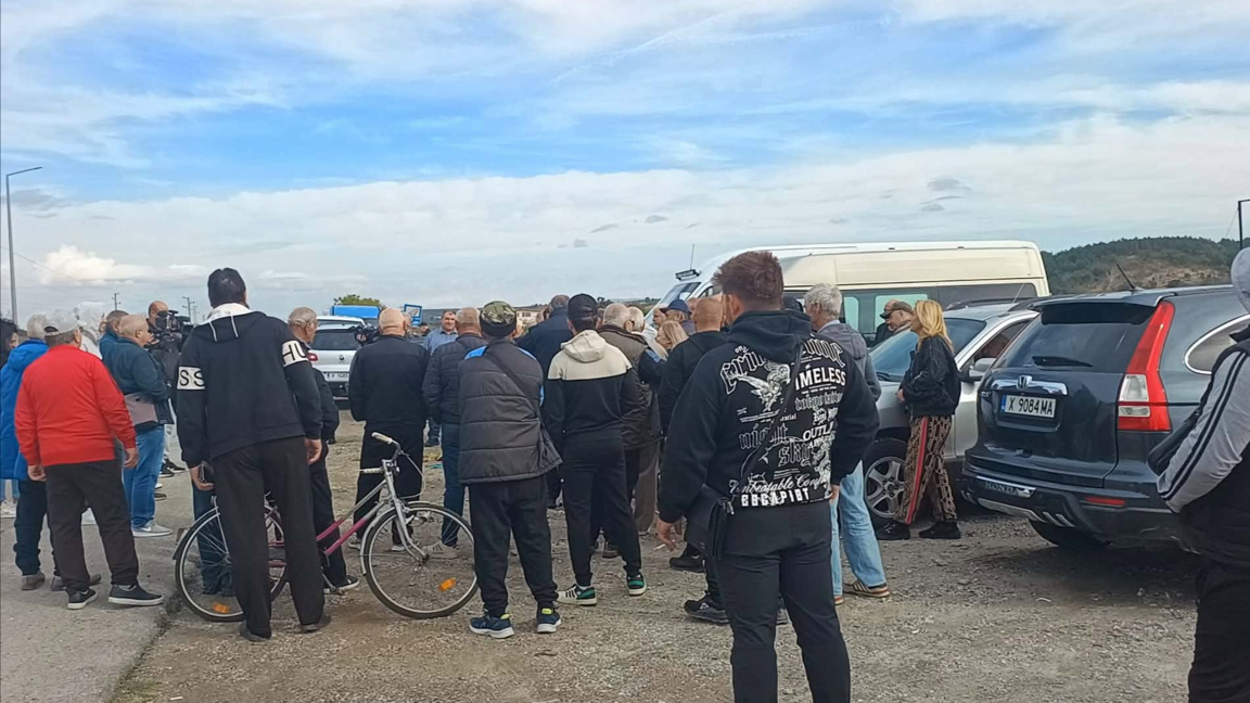 Лозари от Свиленградско излязоха на протест на пътя за село Пъстрогор