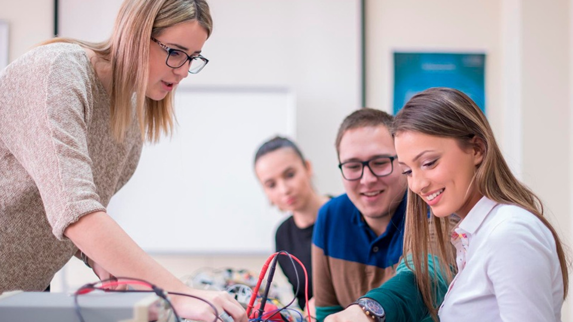 Пет лаборатории в Пловдив подпомагат STEM центъра в Хисаря