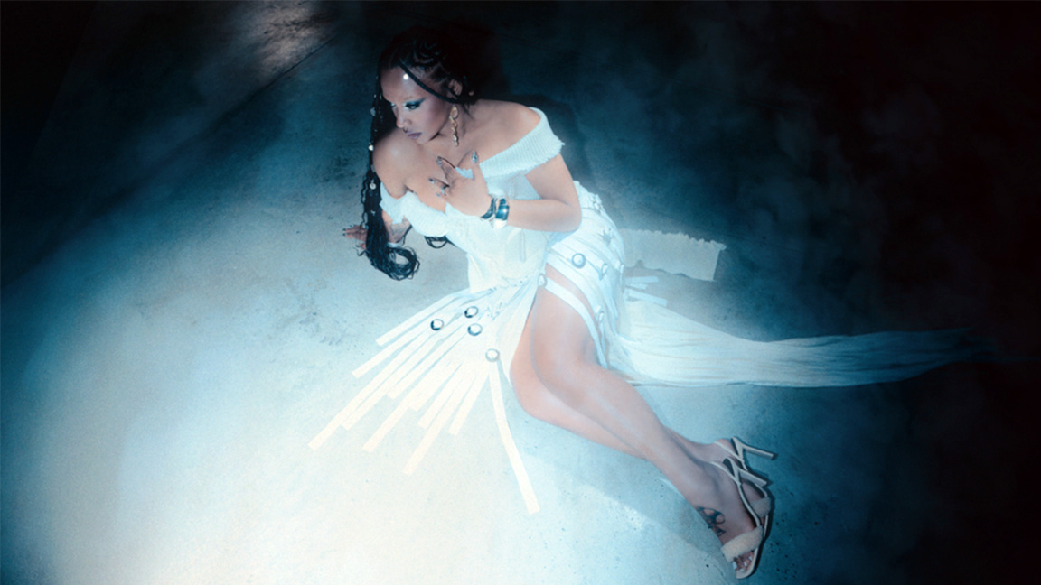 Preja ndjek drejtimin e saj të ri muzikor me “Edelvais”