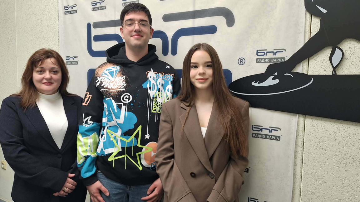 Ученици от Пета гимназия спечелиха историческа игра, посветена на трети март