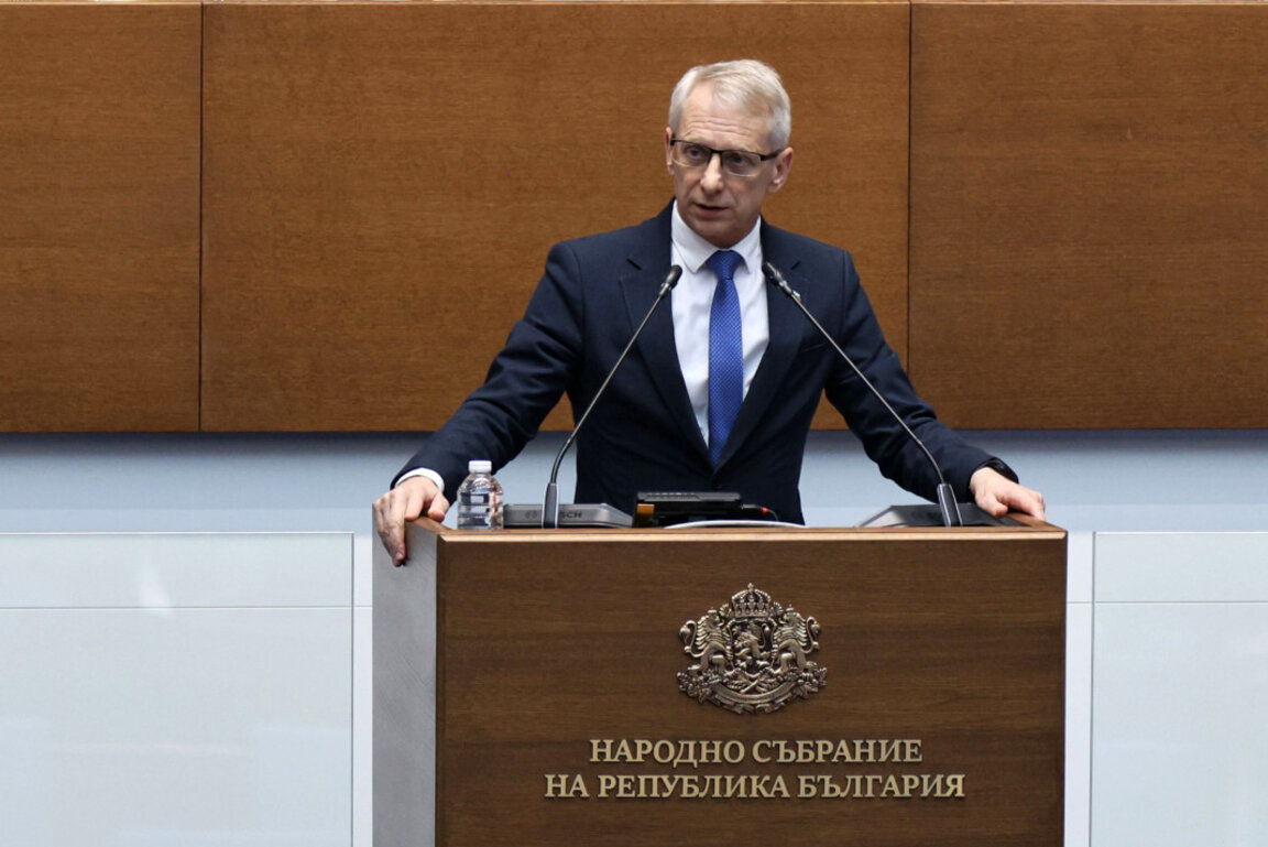 Николай Денков