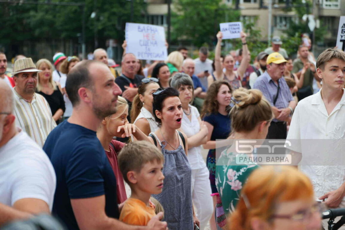 Трети протест в подкрепа на Благомир Коцев във Варна (СНИМКИ)
