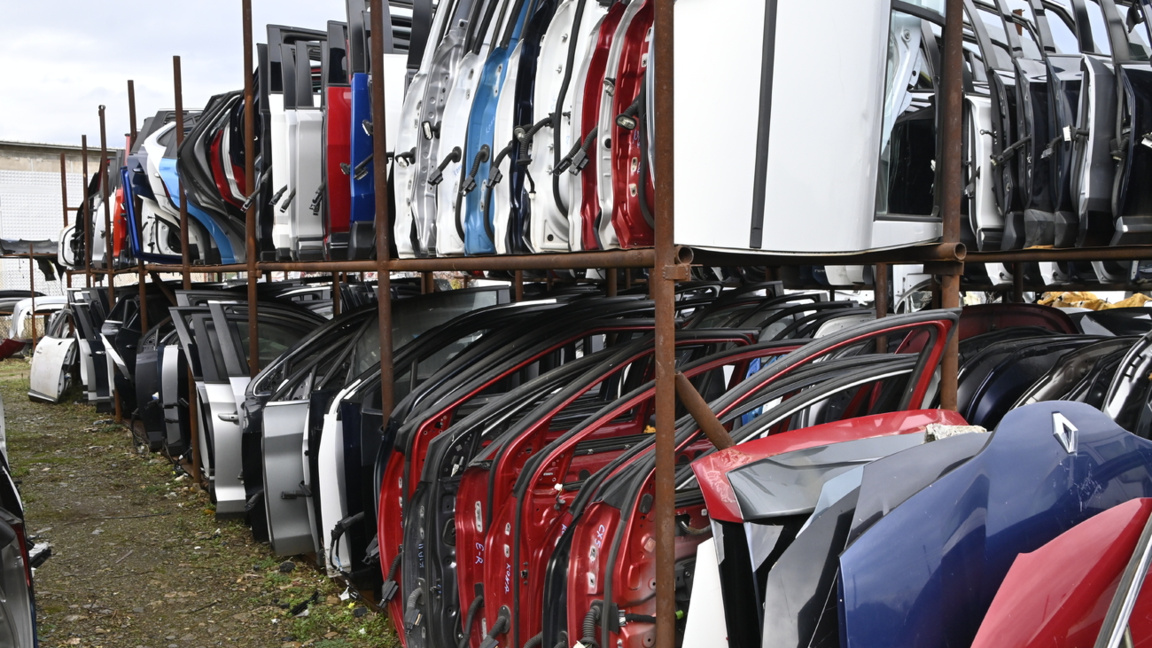 Полицията откри авточасти от издирвани автомобили в Софийско и Видинско