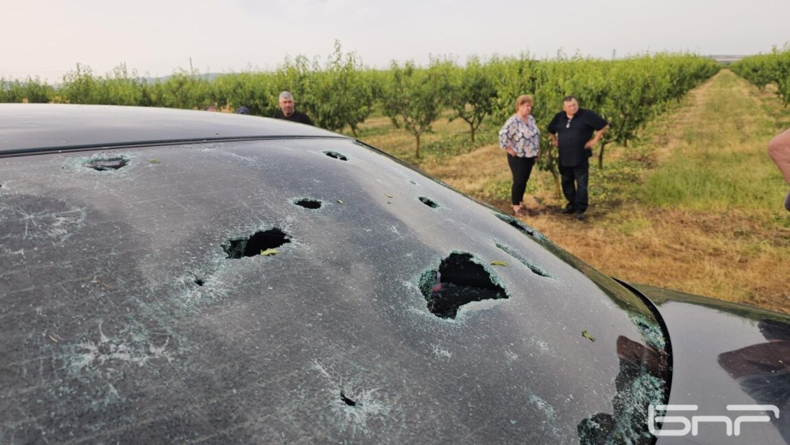 След бурята... Кои общини обявиха бедствено положение