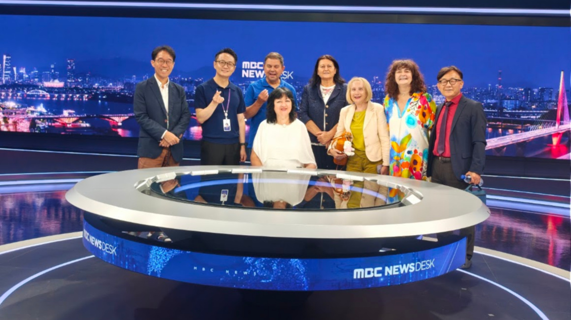 В новинарското студио на държавната корейска телевизия MBC