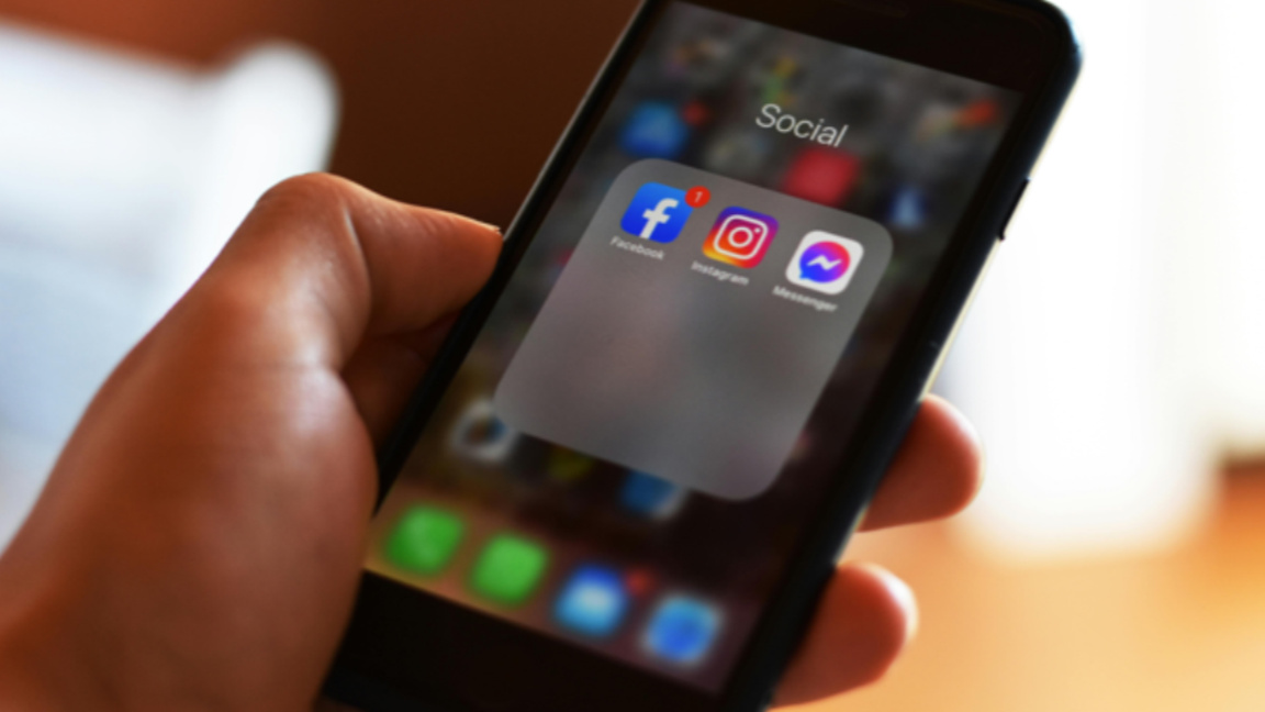Table ronde sur l'accès des mineurs aux réseaux sociaux...