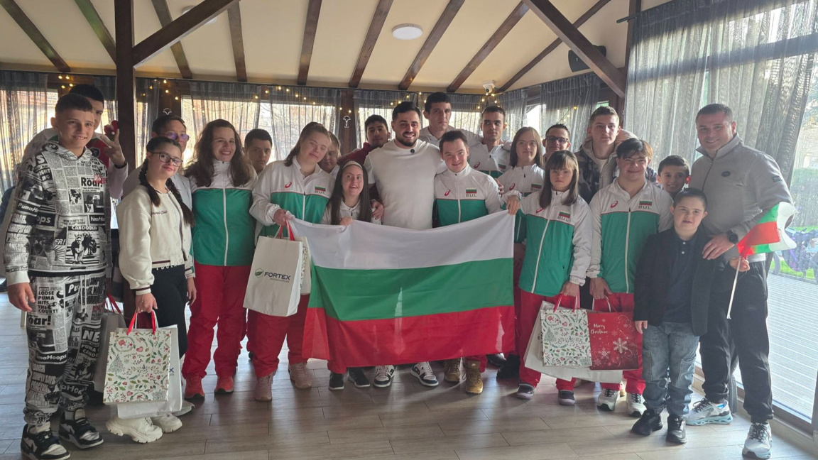 Карлос Насар и спортистите на ФАФА