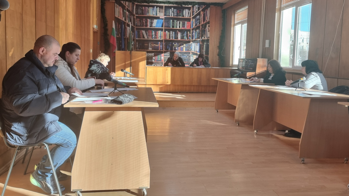 Общинският съвет в Брезник отпусна 3 800 лв. помощ за сираци  