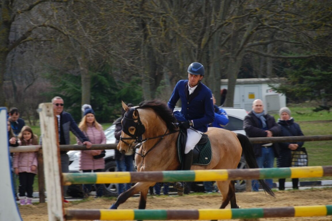 Провеждат празнични кушии за Тодоровден на конна база "Парк Езеро" в Бургас