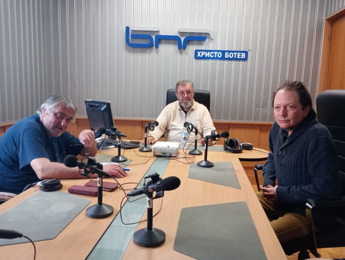 Тодор Цеков, Антон Митов и Радослав Диков (от ляво надясно)