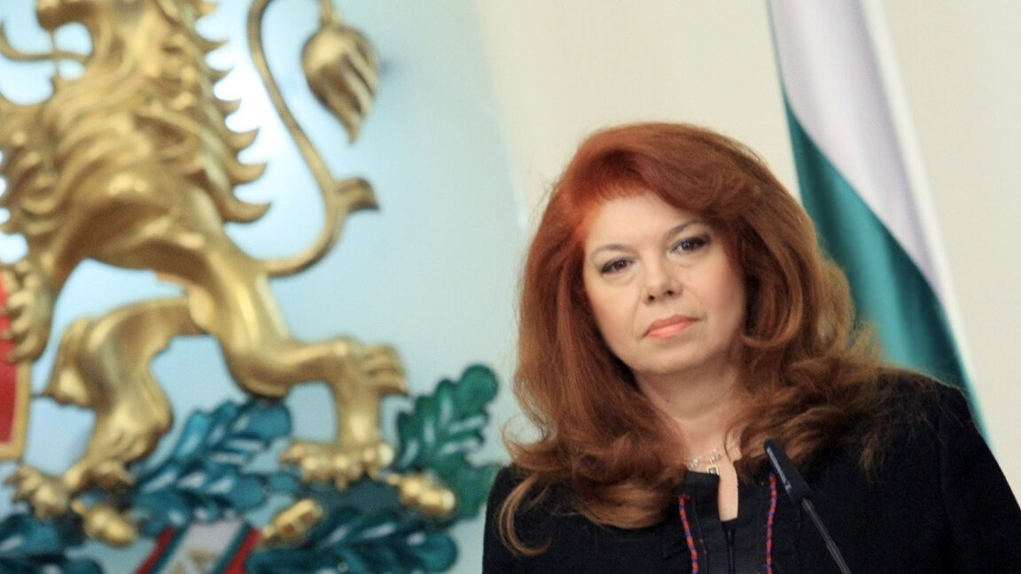 Илияна Йотова идва в Плиска и Шумен