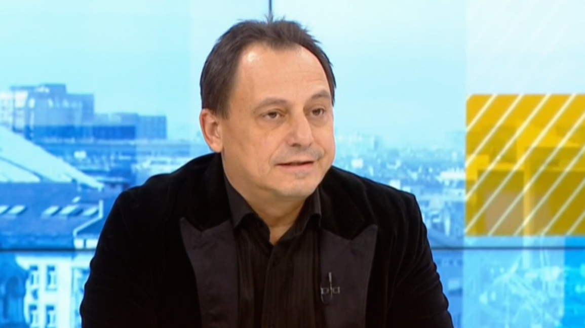 Емил Коларов