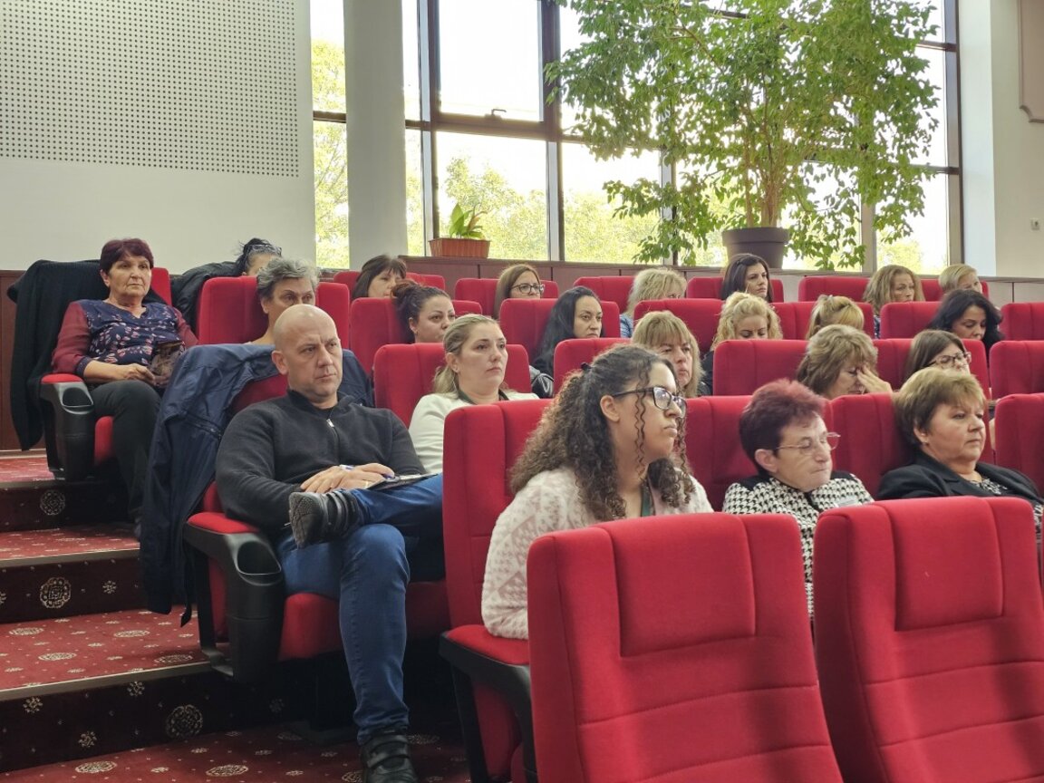 Темата за еврото в Нова Загора - от апатия до пълно отричане