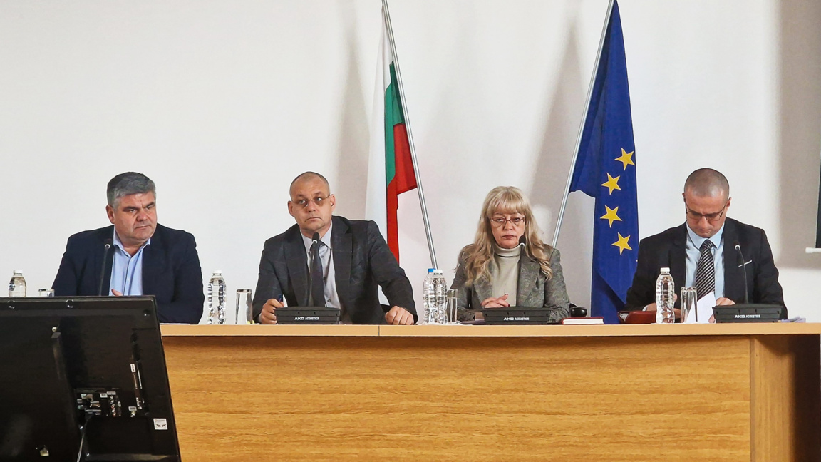 Проверяют пожертвования и связи с политиками жертв по случаю «Петрохан»