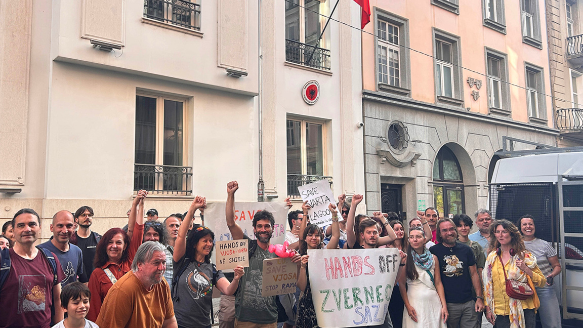 Protesta en Sofía insta a la UE que apoye a los ecologistas en Albania 