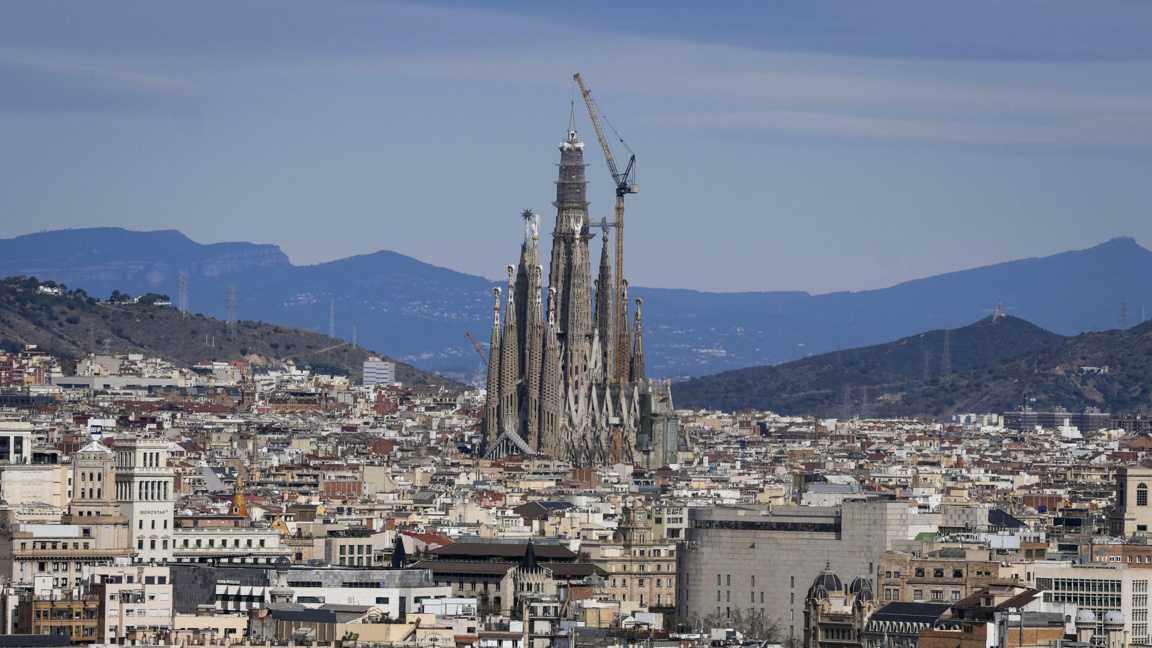 Довършена е най-високата кула на "Саграда Фамилия"
