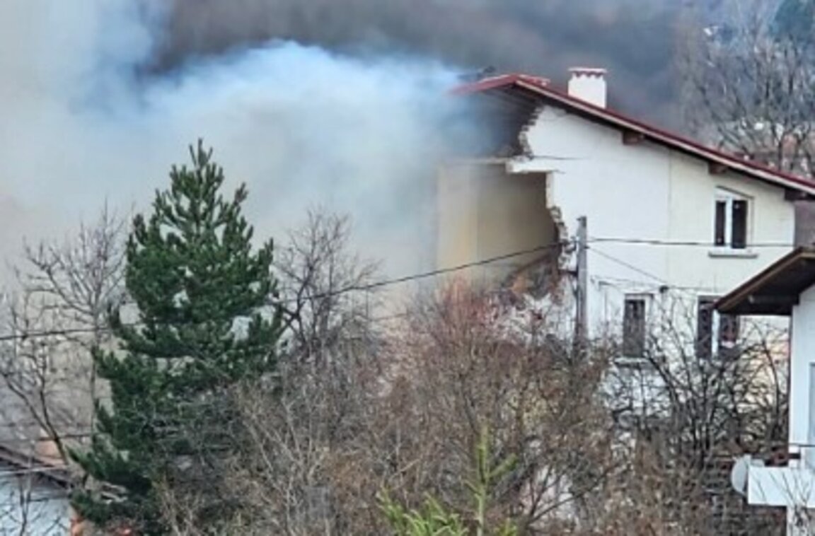 Гръмнал е газов котел в Банкя