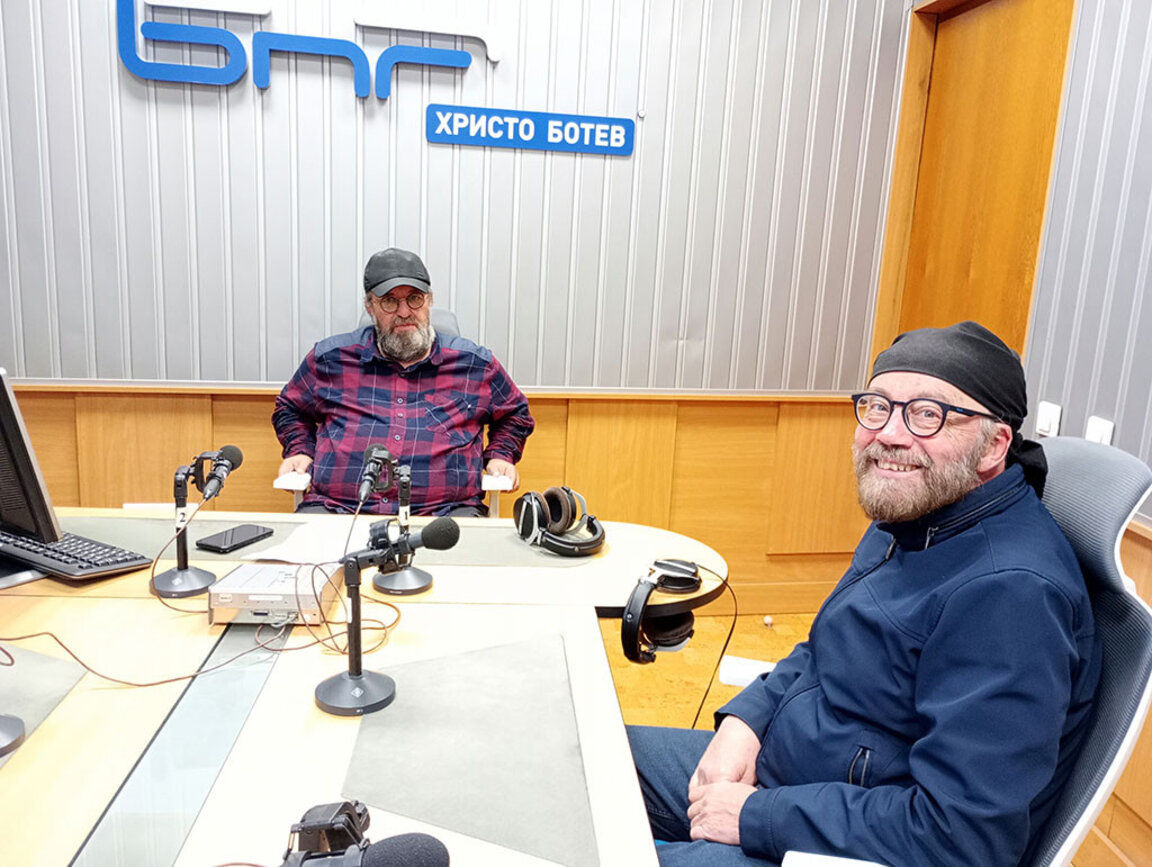 Антон Митов и проф. Боян Добрев (вдясно)