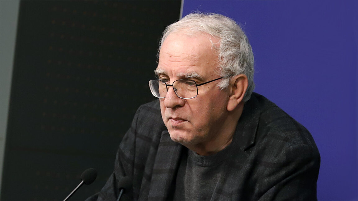 Τσβετοζάρ Τόμοβ