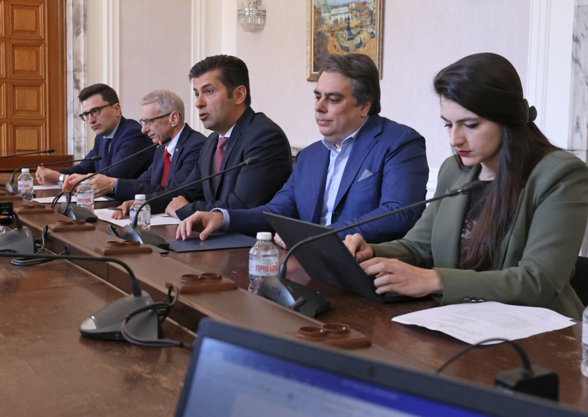 ПП: За 100 дни правителството е ударило хората и бизнеса, няма управленска програма