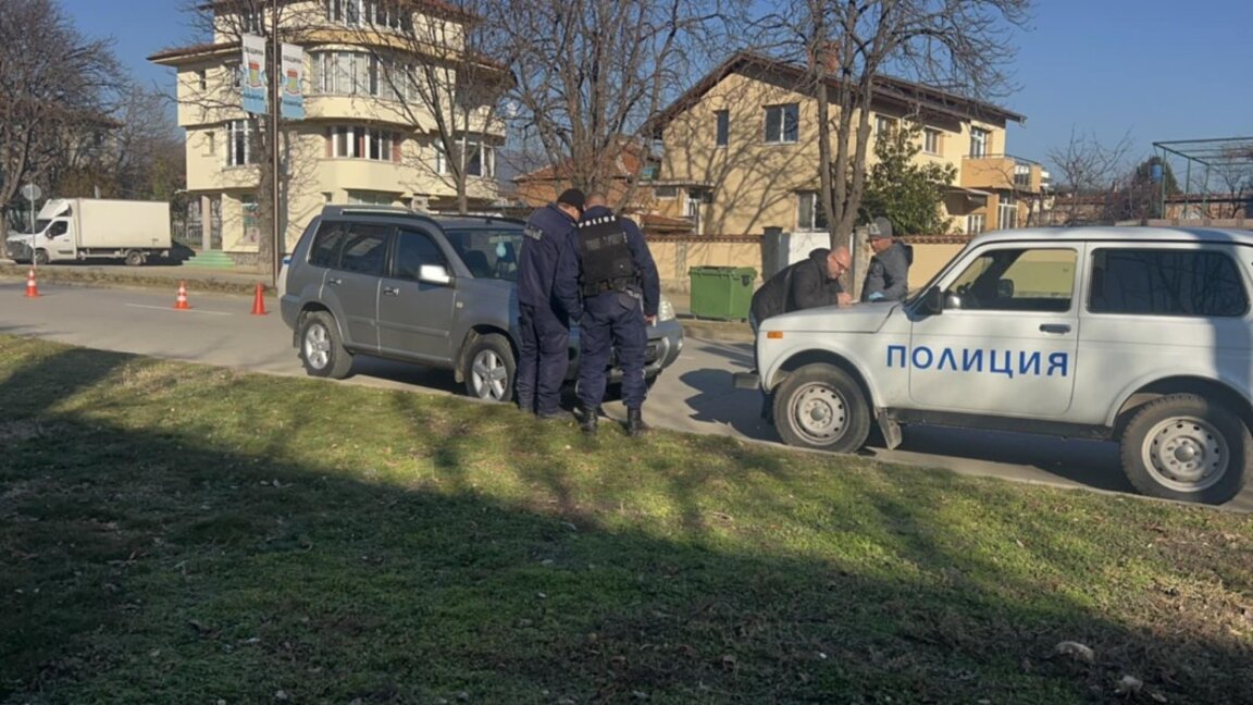 Задържаният след полицейска гонка днес в Казанлък е криминално проявен и осъждан