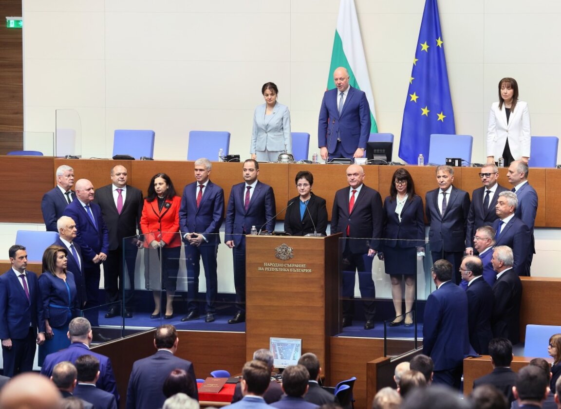 Кабинетът "Главчев" се закле пред НС – встъпва в длъжност