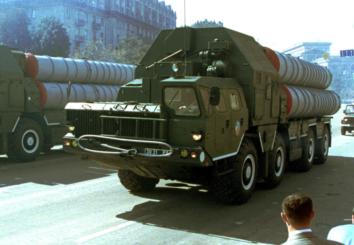 Комплекси С-300 на парад в Киев, архив от 2001 г.