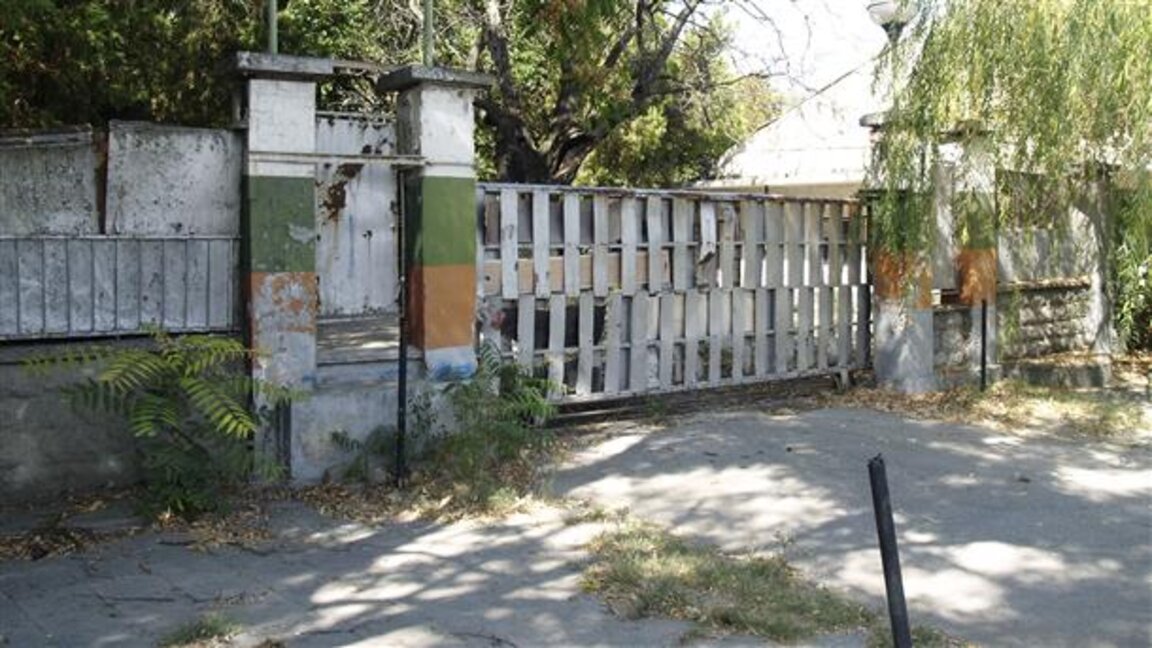 Затворен комплекс в Тежкия полк?