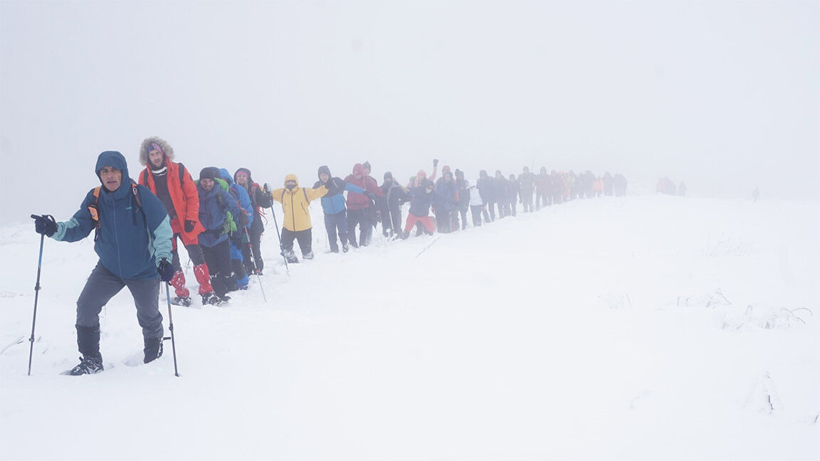 Упркос лошем времену, 70 људи попело се на врх Руј