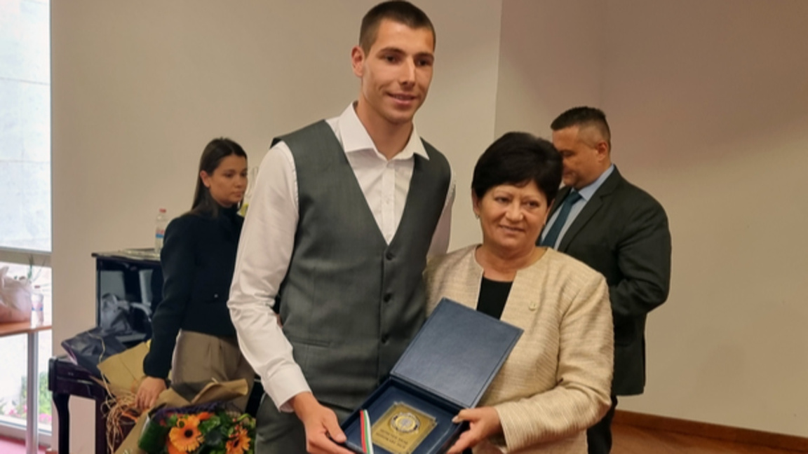 Харманли почете Божидар Саръбоюков с почетен знак, плакет и 1000 евро