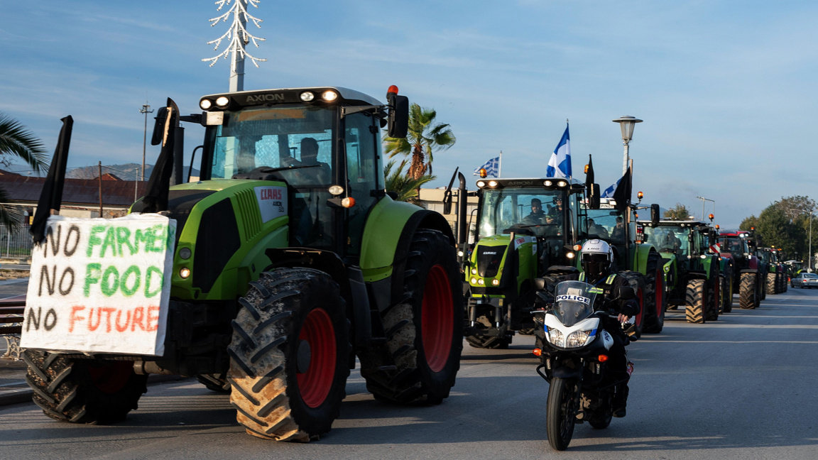 Гръцките фермери  категорични, че продължават протестите и  по празниците