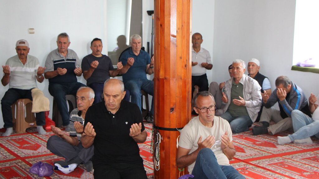 Dolno Prahovo köyündeki yağmur duası merasimi