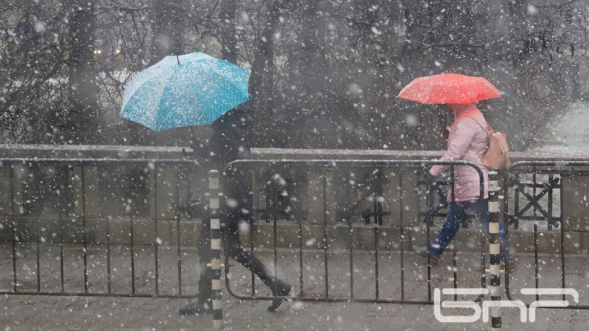 After summer-like temperatures, snow is coming