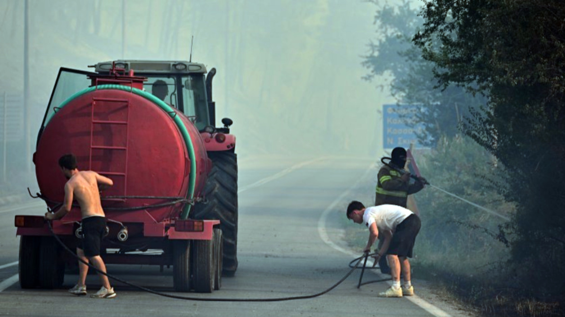 No Bulgarians injured following wildfire and evacuations on Halkidiki peninsula