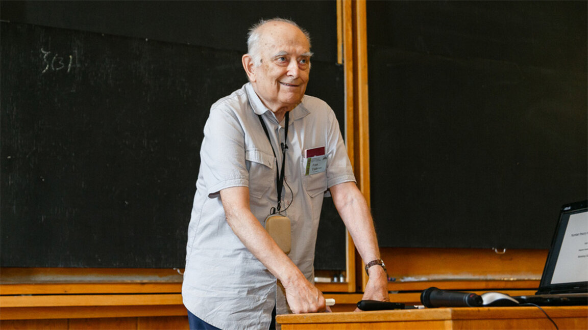 Prof. Iván Todorov