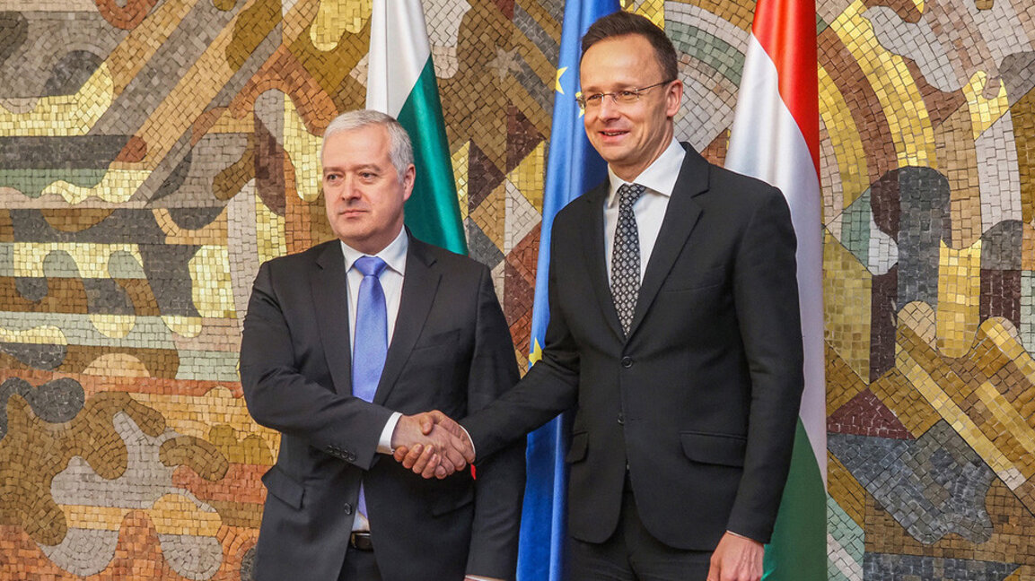 Ivan Kondov (majtas) dhe Peter Szijjártó