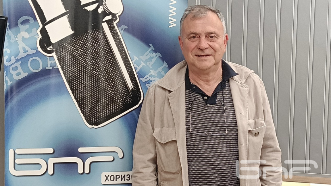 Александър Велев