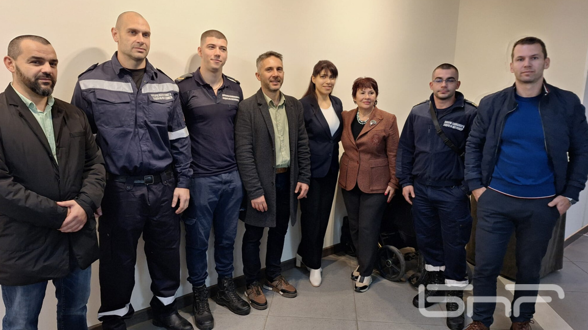"Герои в сянка" – в чест на пожарникарите и в подкрепа на техните деца