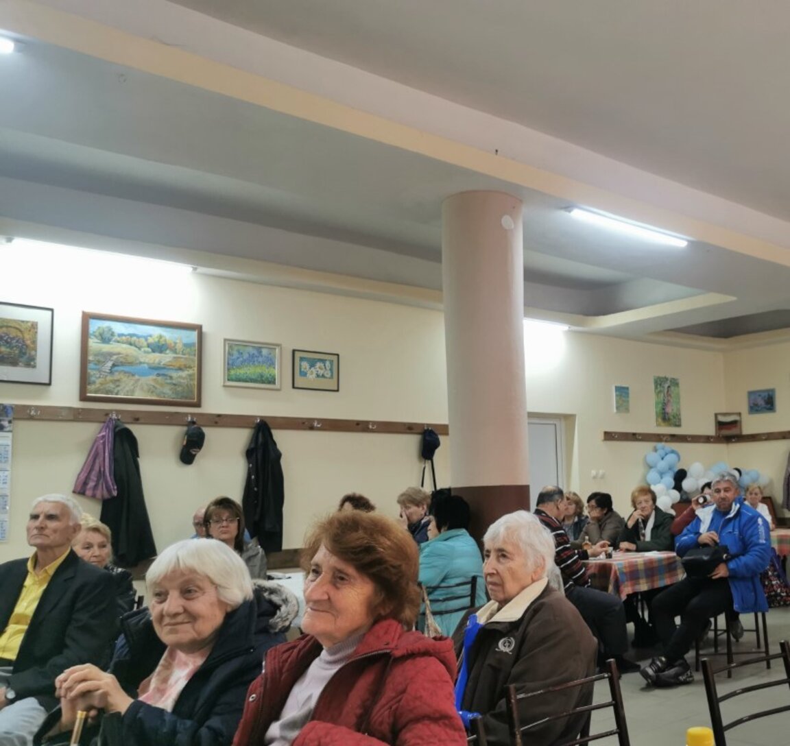 Здравната каса обучава пенсионери в Монтана да разпознават измами