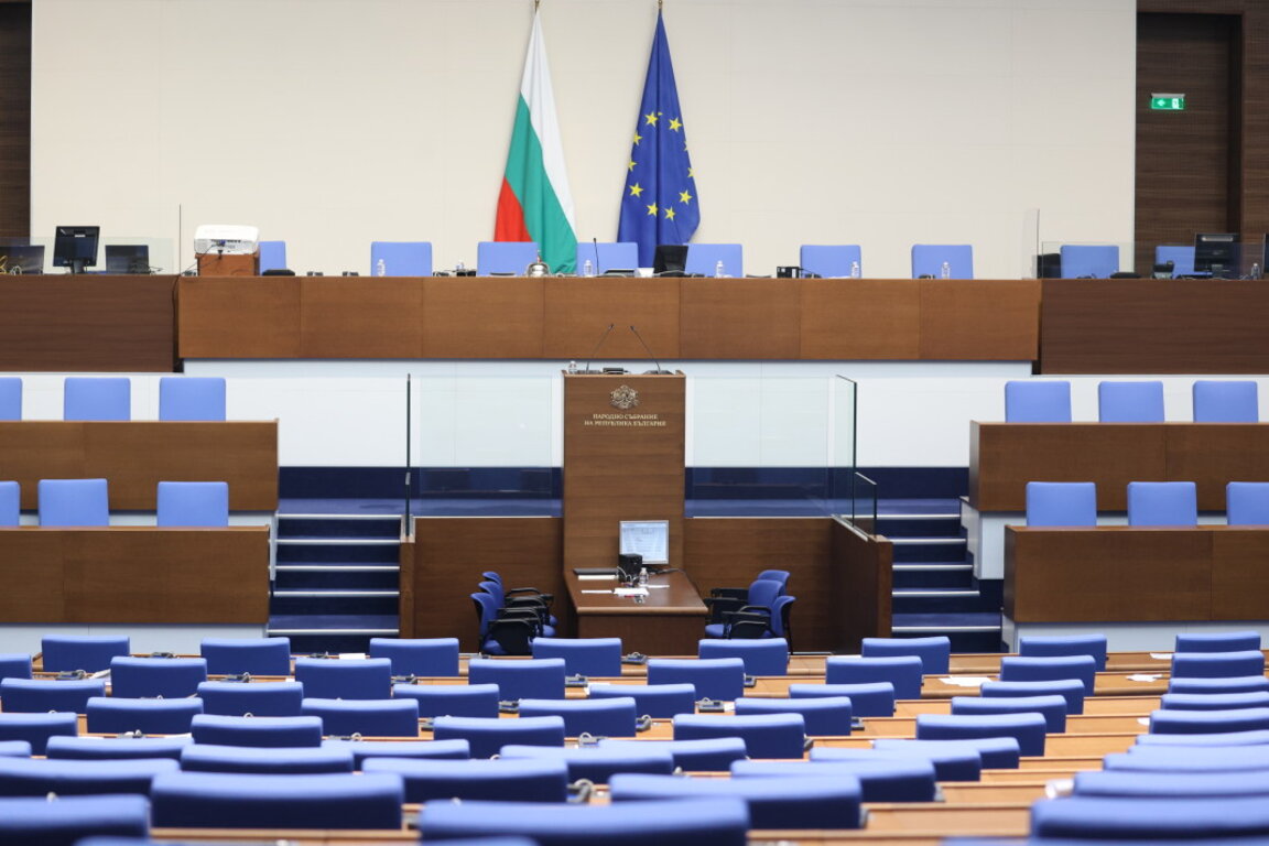 В два многомандатни избирателни района кандидат депутатите са 22-ма