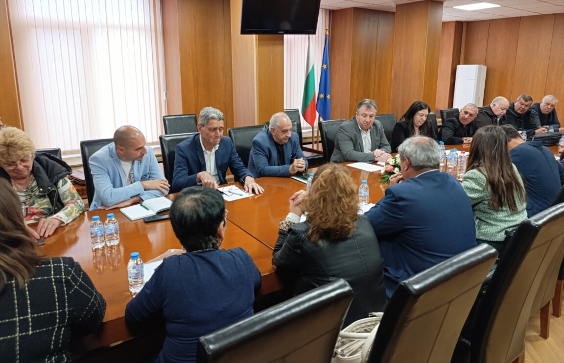 Нов асфалт за селата