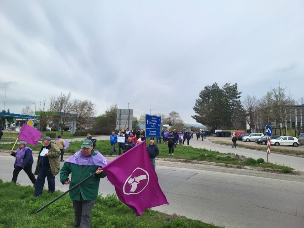 Служителите на завод "Терем-Хан Крум" в Търговище ще получат заплатите си за февруари и март