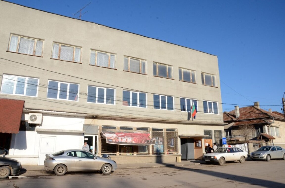Жители на Градец недоволстват от проект за застрояване на обществен терен