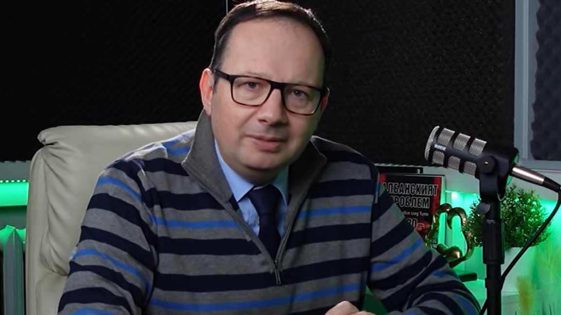 Счупеното стъкло е отражение на отношенията Скопие-София