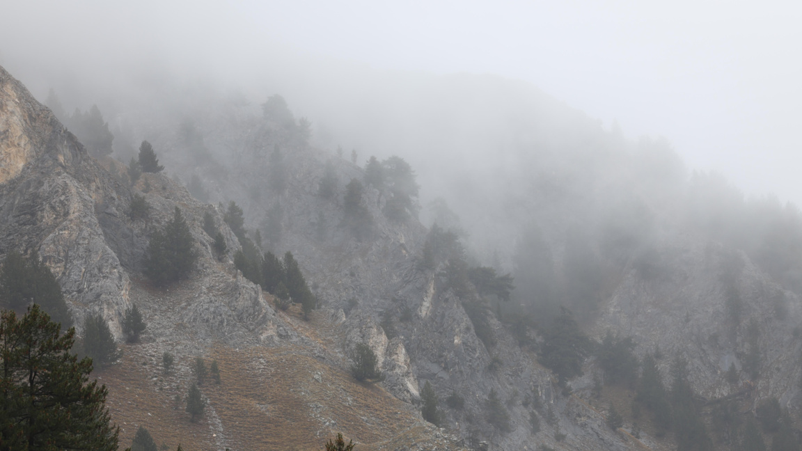 Турист загина след падане в пропаст край връх Вихрен 