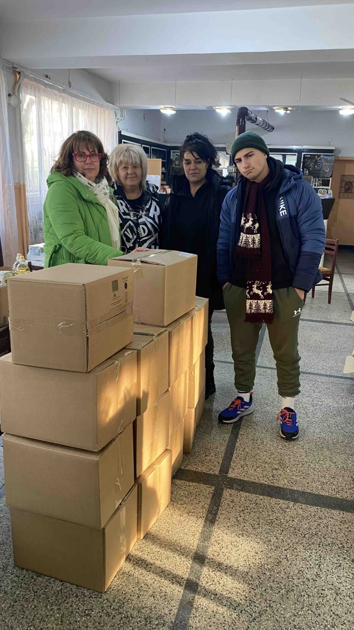 Кампанията "Купи и дари" зарадва социално слаби за Коледа